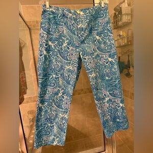 NWOT Blue Floral Patterned summer capris size large